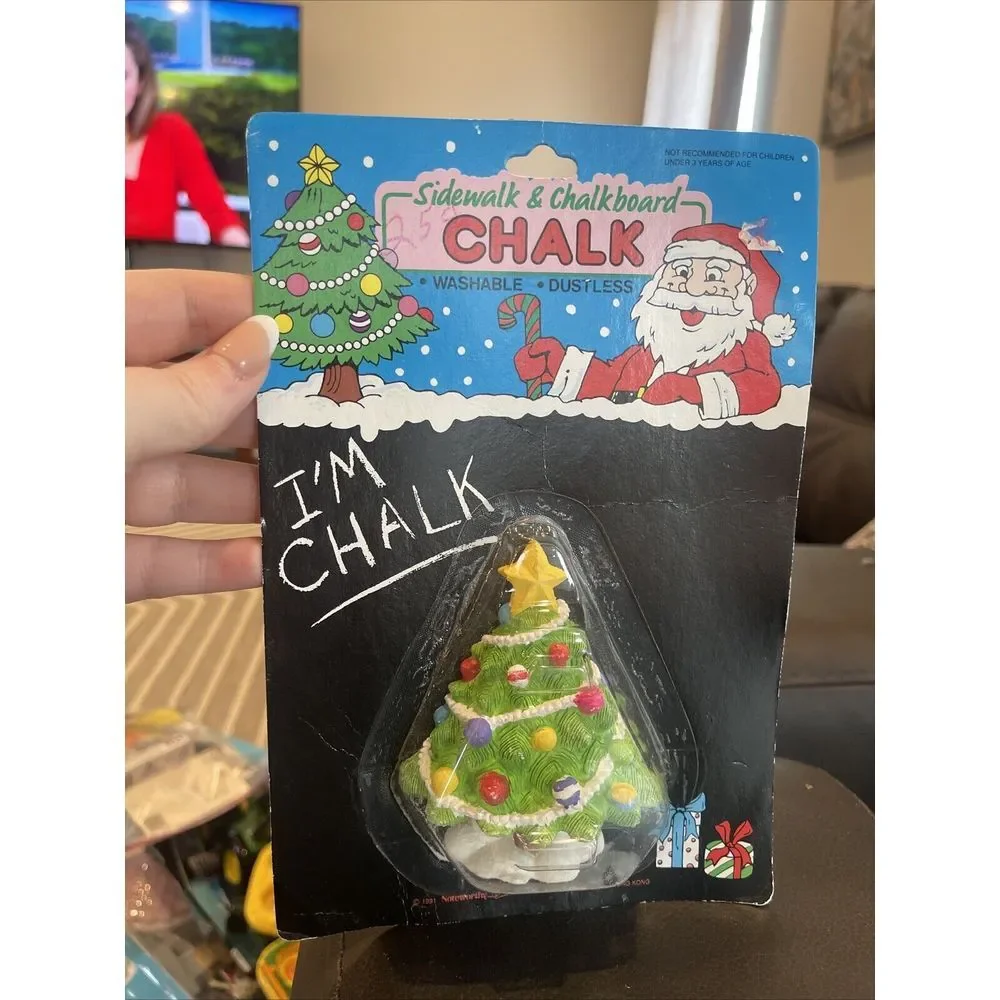 Noteworthy Christmas Tree Shape 3D Sidewalk‎ Chalk Stocking Stuffer
